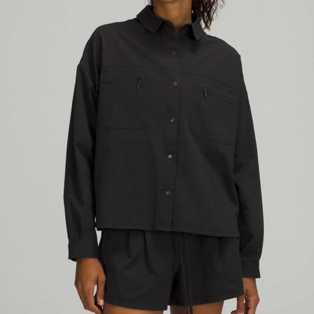 Lululemon Ventlight Button-Up Shirt In Black Size 6